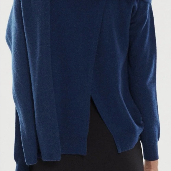 Halston sweater - Picture 7 of 7
